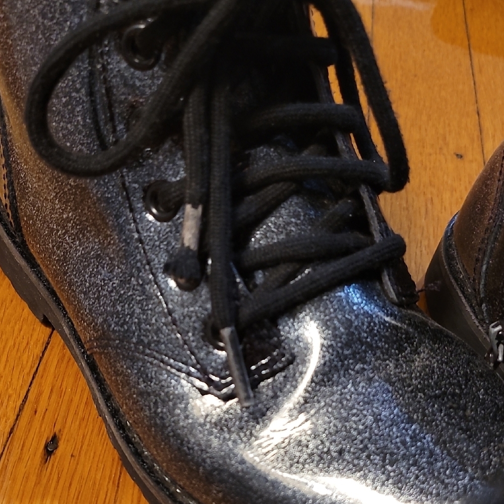 UGG Kids Shiny Black Boots - Picture 4 of 12